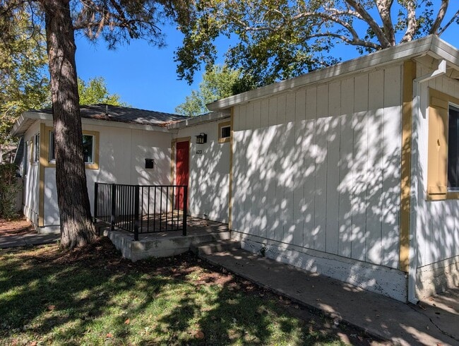Building Photo - 623/619 5th Unit 623