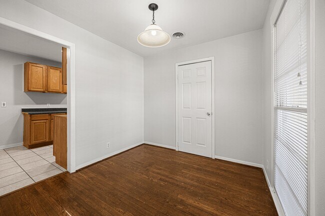 Photo - 6619 Maybank Dr