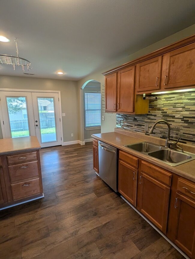 Photo - 3 Bed, 2 Bath Home - Lake Shire Estates