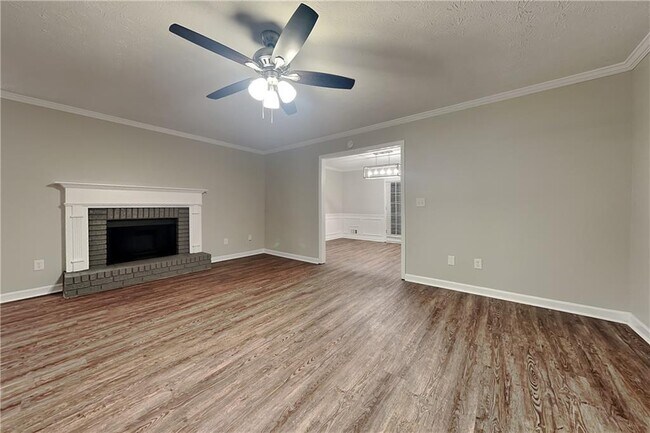 2245 Huntington Dr