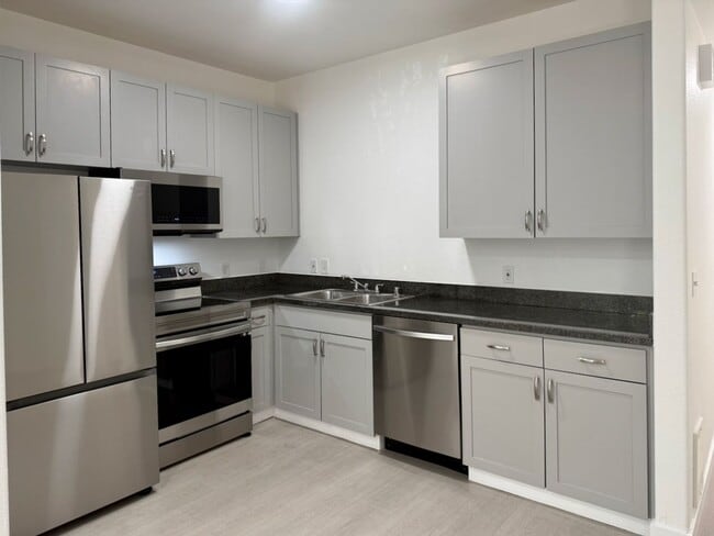 Photo - 1121 40th St Unidad 4105