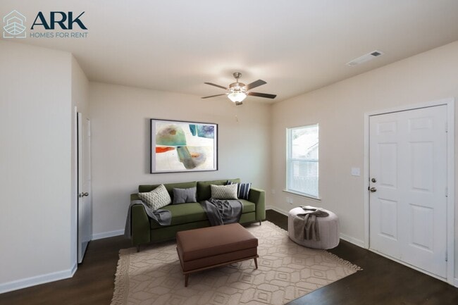 Photo - 304 Highwood Ln