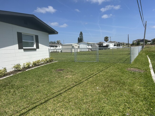 Photo - 202 7th St NW