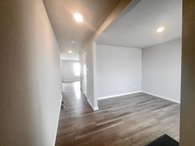 Photo - 1619 Port Royal Dr – 4 Bed/2.5 Bath in Belterra (Papillion) | Open Concept, Fireplace, Walk-In Pa...