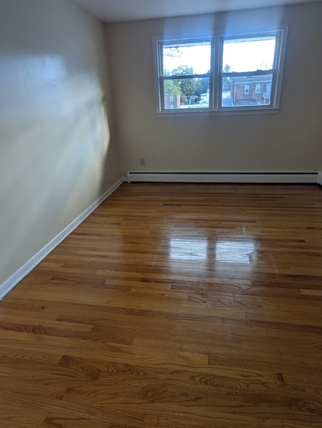 Photo - 101 Webb St Unit 4