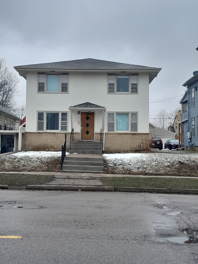 Photo - 1644 7th St E Unidad 2