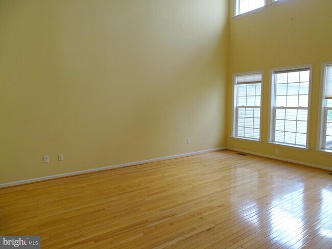 Building Photo - 213 Silverbell Ct Rental