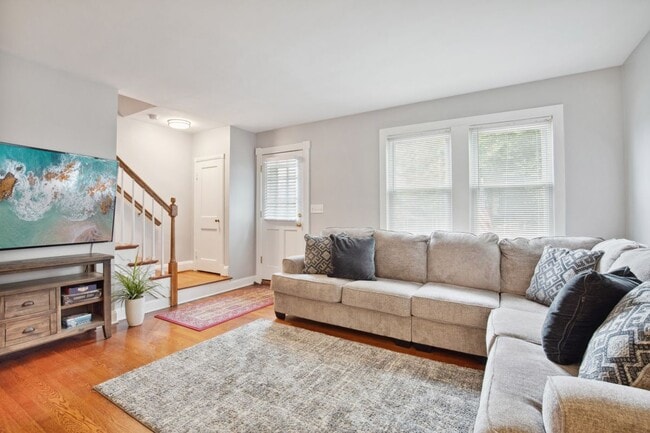 Photo - 324 Westowne Rd