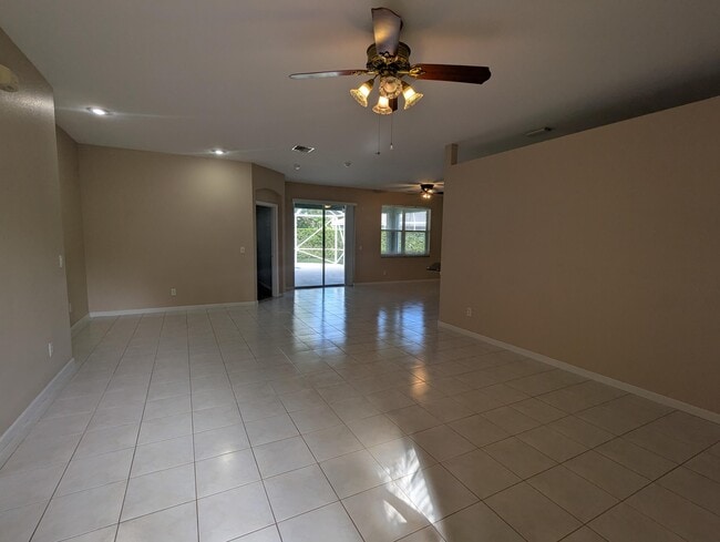 Photo - 601 Waverly Cir