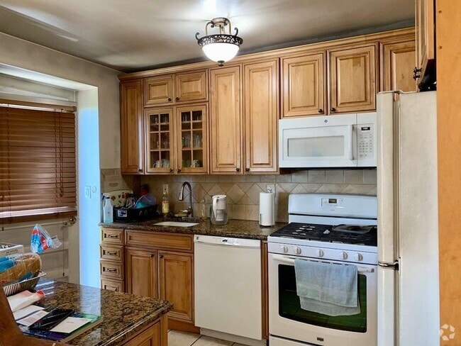 Building Photo - 225 St Pauls Ave Unit 7K Rental