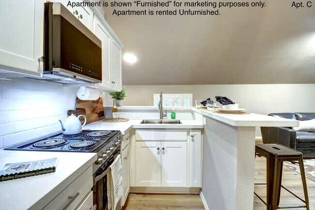 Photo - 109 N Pleasant St