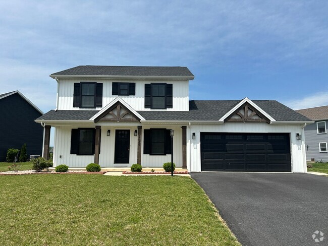 Building Photo - Single Family Home, 3 Bedroom, 3.5 Baths