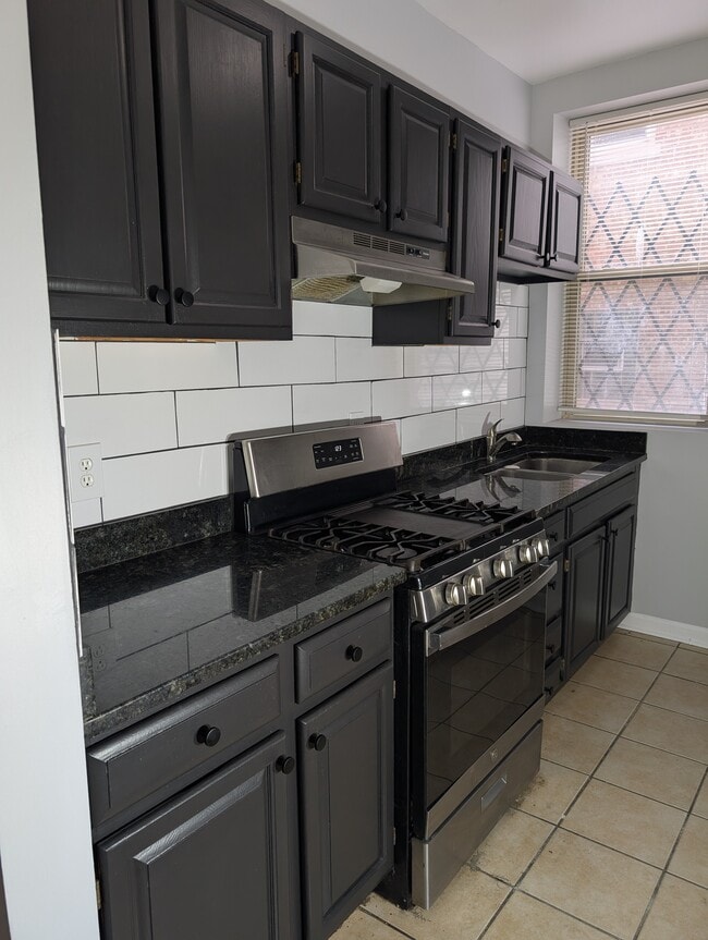 Photo - 2507 W 58th St Unit 1E
