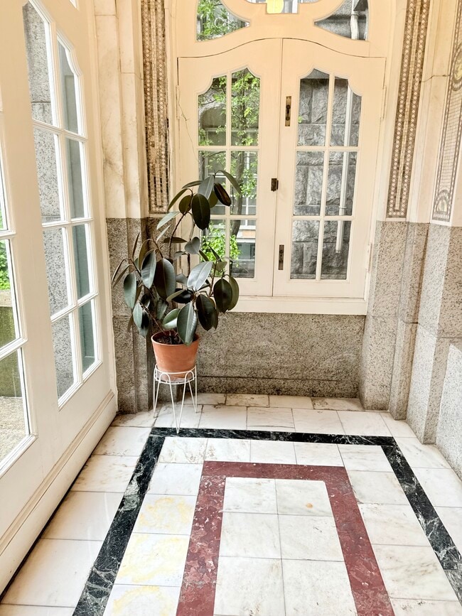 Photo - 1726 Beacon St Townhome