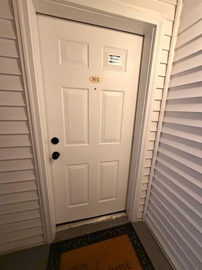 6522 Lake Park Dr Unit 102