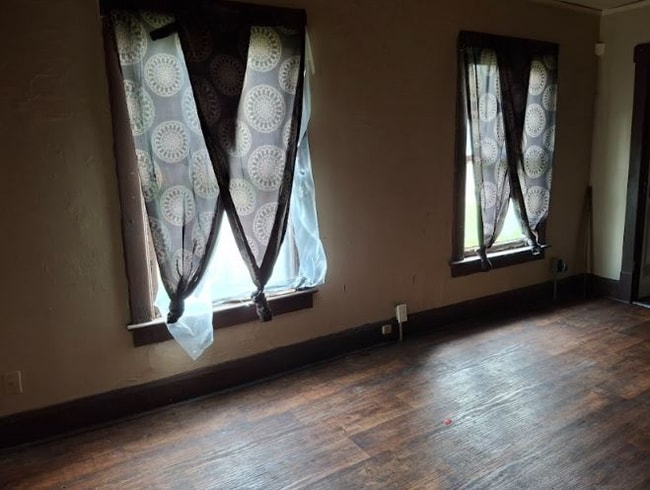 Photo - 1415 S Greenlawn Ave