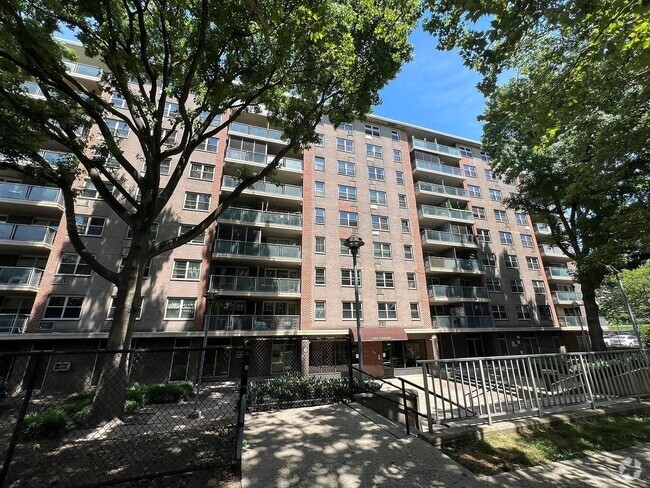 Building Photo - Charming 1BR Condo in Brooklyn
