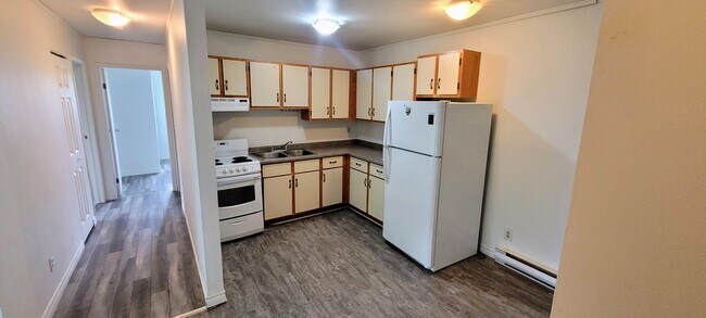 Building Photo - Comfortable Unit 39-0009