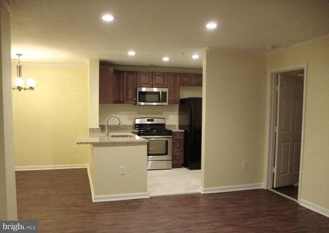 Building Photo - 17701 Kilmarnock Terrace Unit 1-N