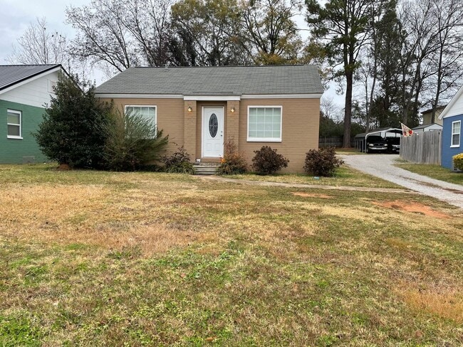 Building Photo - Adorable 2 Bedroom 1 Bath Home
