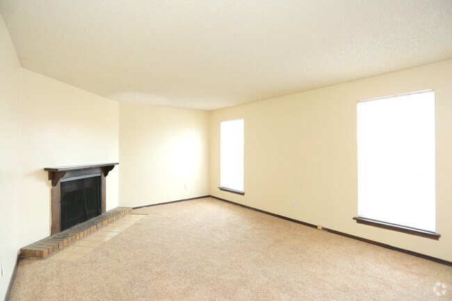 1BR w/Fireplace- Living Area