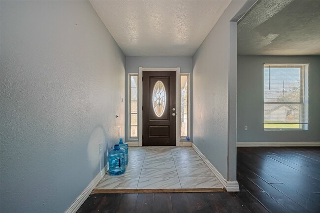 Photo - 710 E Sycamore St