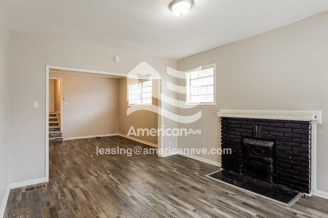 608 Jerry Coleman St
