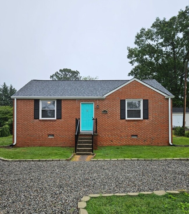 Newly Renovated 3BR/1BA Home - West End - ... - Newly Renovated 3BR/1BA Home - West End - ...