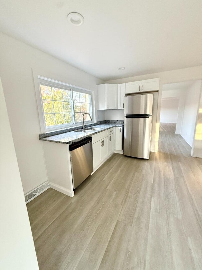 Photo - 310 Highland St