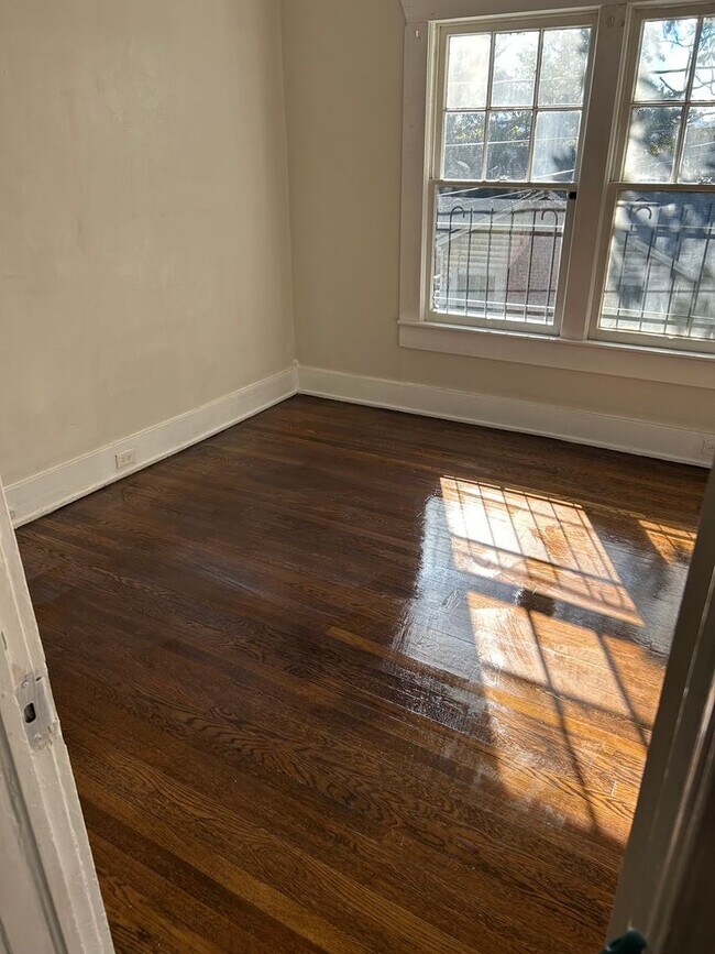 Photo - Newly Renovated 4 Bedroom Home / College H...