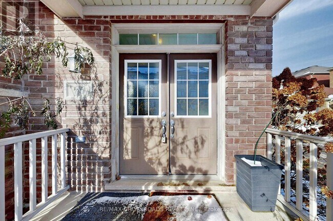 Photo - 76 Rustle Woods Ave