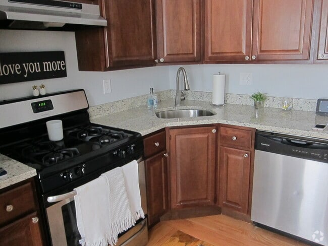 Building Photo - 194 Marion St Unit 1 Rental
