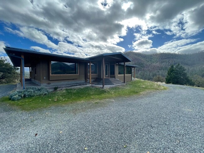 Photo - Rural 3 Bedroom, 2 Bath - Ruch & Applegate River Area