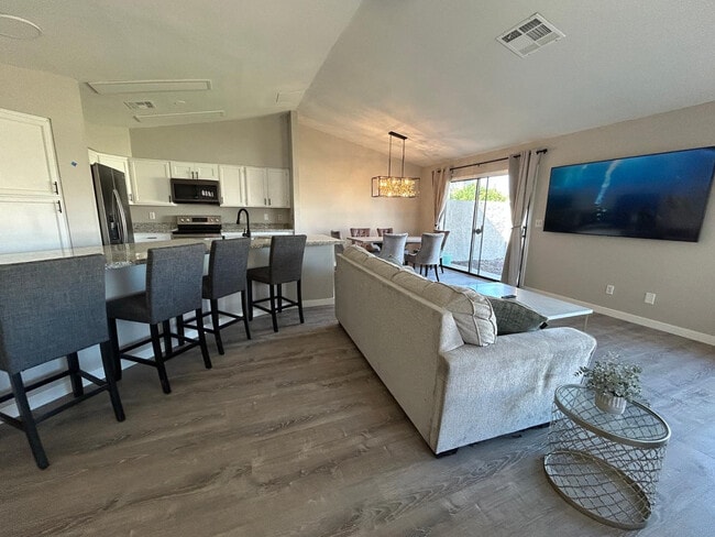 Photo - 4212 E Sandia St