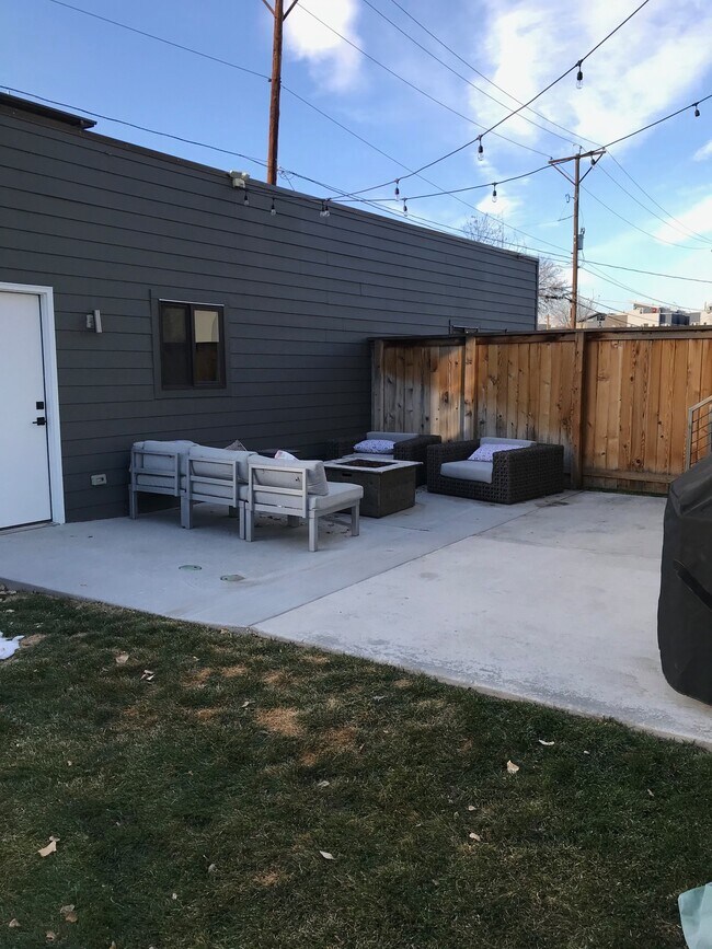 Photo - 1555 Julian St