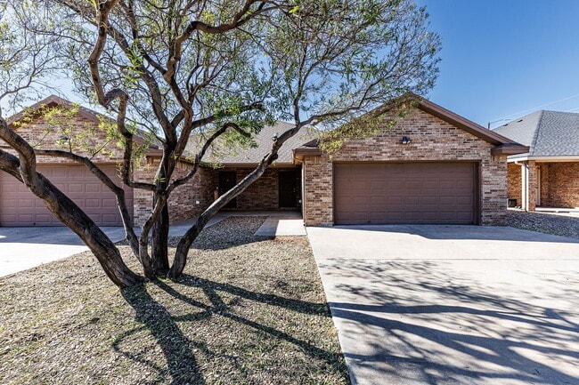 Photo - Beautiful, Spacious Duplex in South Lubbock Unidad A