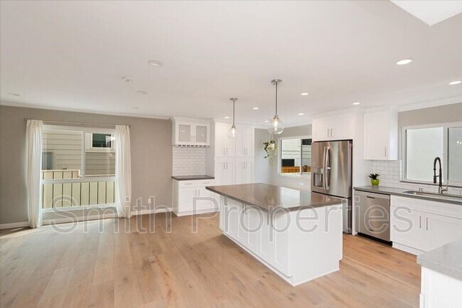 Photo - 122 S Guadalupe Ave Unidad #2