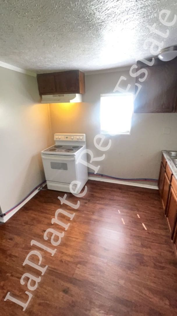 Photo - Charming and cozy 3-Bedroom Home with Fenc...