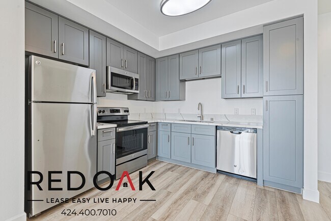 Photo - 5837 W Sunset Blvd Unidad 200