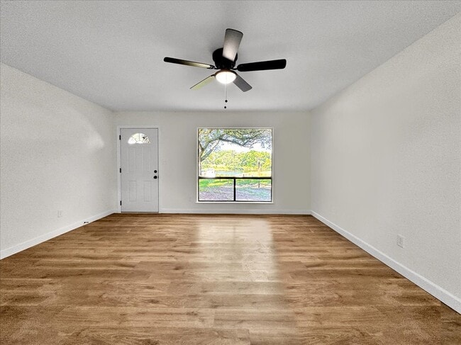 Photo - Flexible Lease Options! 2BR/2BA Townhome w... Unidad 8