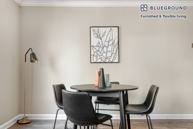 Photo - 20540 Ventura Blvd Unidad FL1-ID683