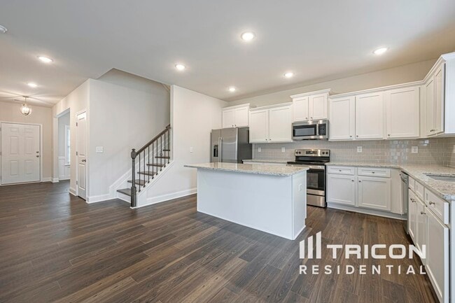 Photo - 304 Oxbow St