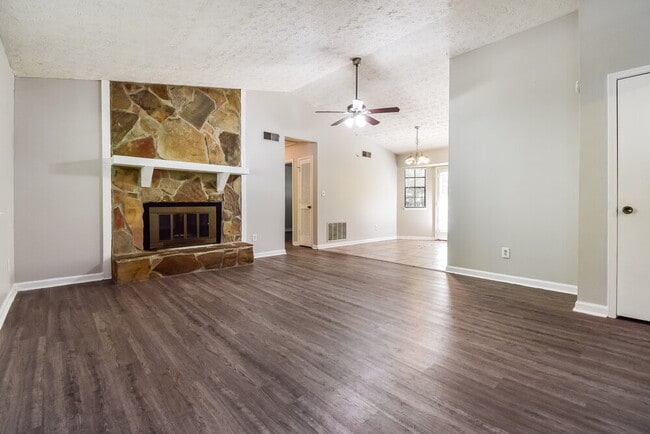 Photo - 4114 Red Laurel Way SW