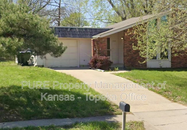Building Photo - 2727 SW Arrowhead Rd