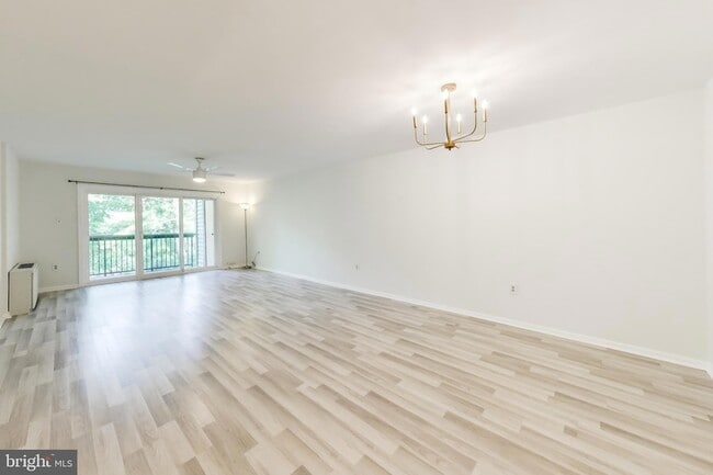 Photo - 10300 Westlake Dr