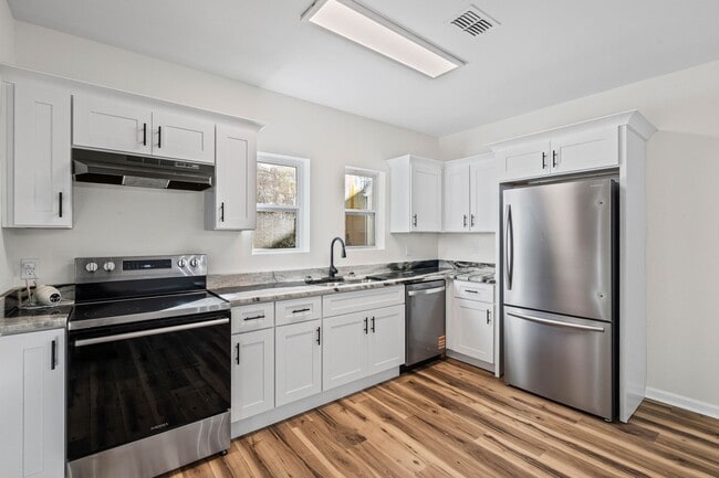 Photo - 1860 Calmes St