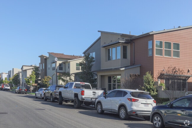 Building View - Azure at Esencia