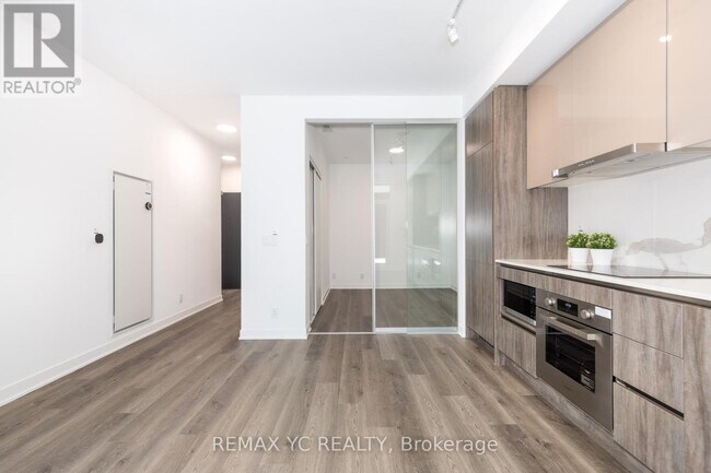 Photo - 180 Front St E Unité 1007