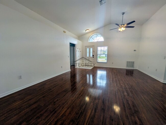 Photo - 30549 Tremont Dr