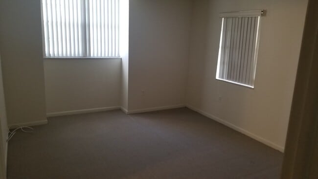 Photo - 10425 SW 112th Ave Unit 204
